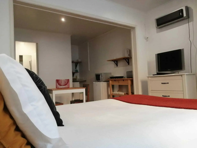 Boho Guesthouse - Rooms & Apartments