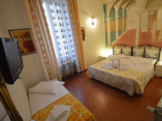 Standard Triple room
