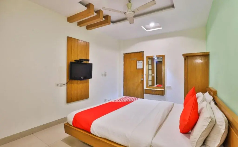 Hotel Summit By OYO Rooms