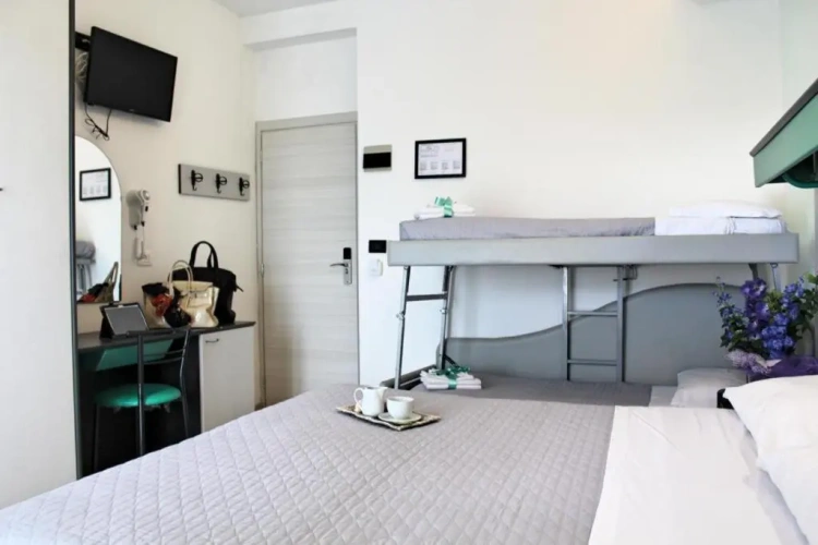 Standard Quadruple room
