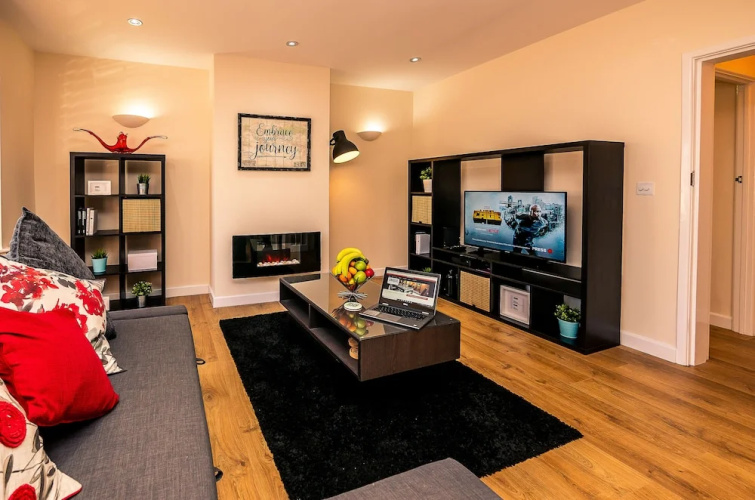 Unique Reading Apartment