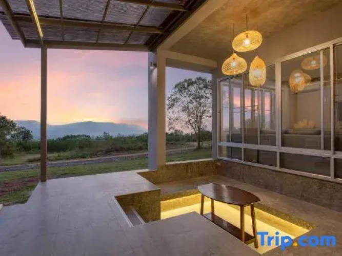 Mine Hills Pool Villa Camping