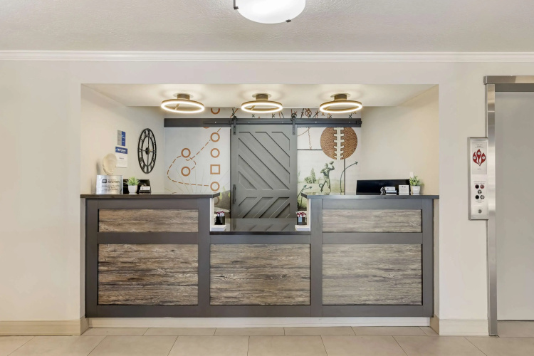 Best Western Plus Grand Manor Inn