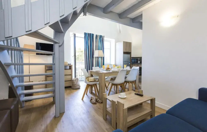 Chic Parkside Apartment