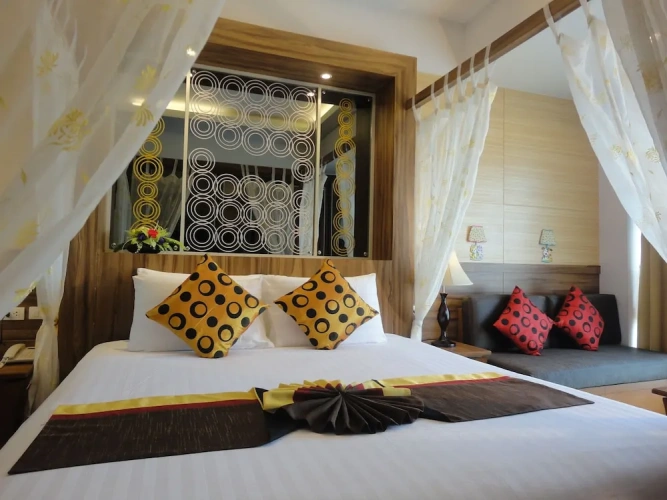 Executive room with balcony and beachfront