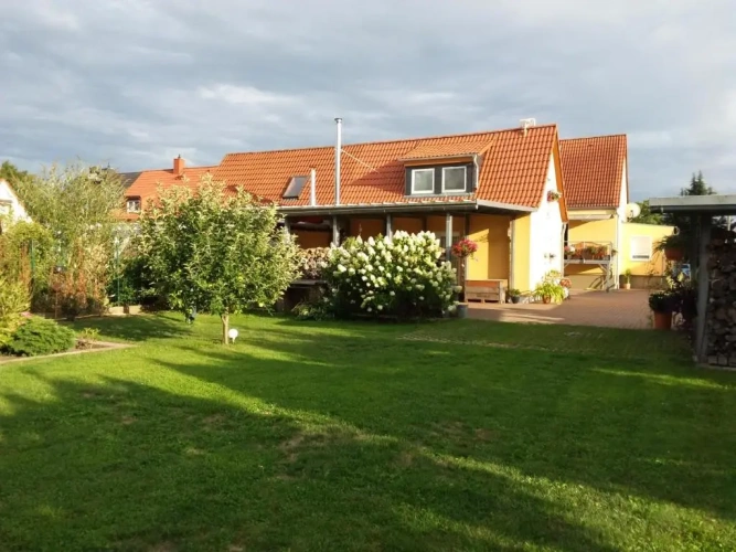 3 Bedrooms Cottage