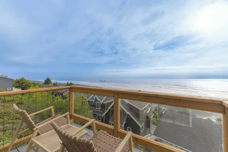 3 Bedrooms Cottage with balcony