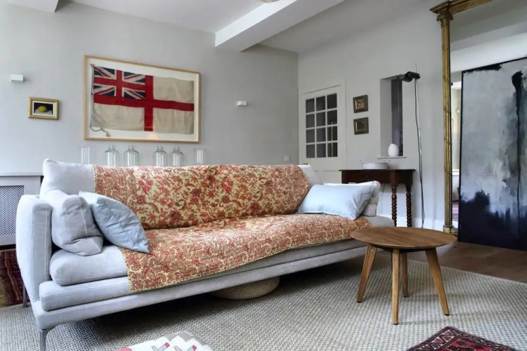 2 Bedroom Basement Flat In Edinburgh