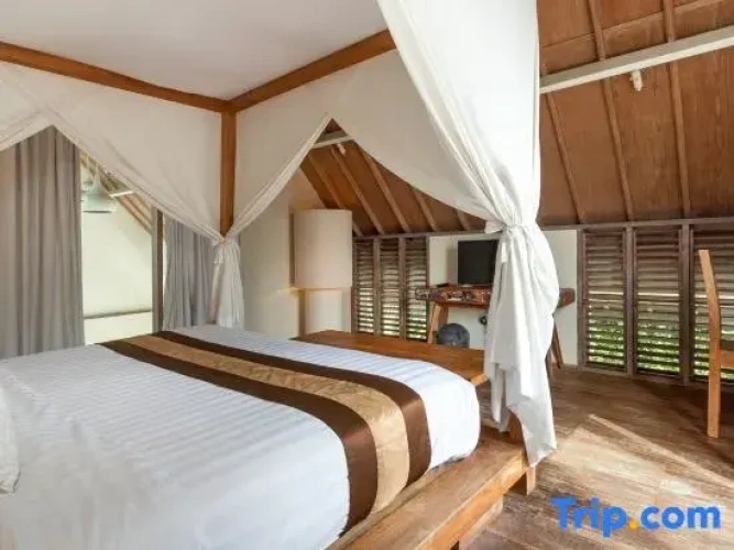 5 Bedrooms Villa
