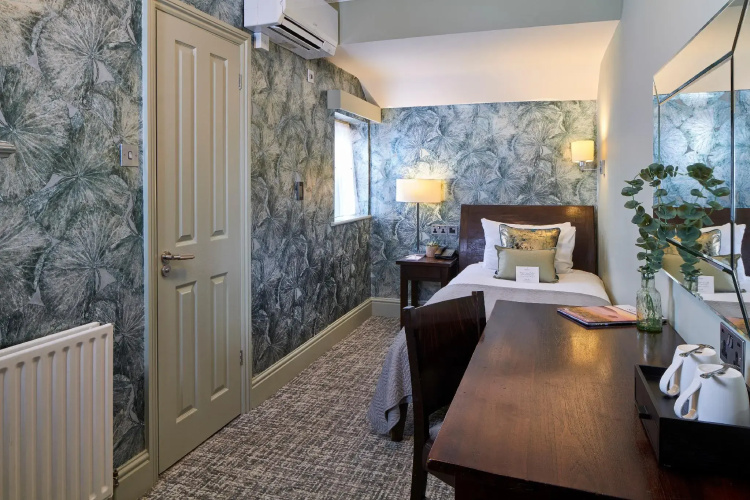 Mandolay Hotel Guildford