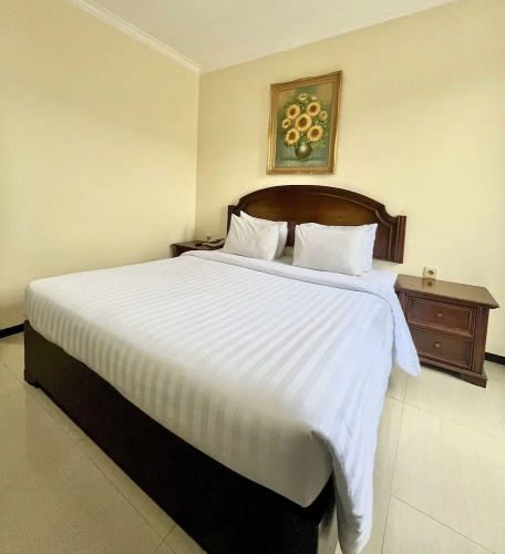 Tuwuh Hotel at Kayutangan