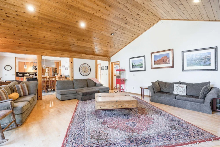 11640 St Bernard Dr - 6 Br Home