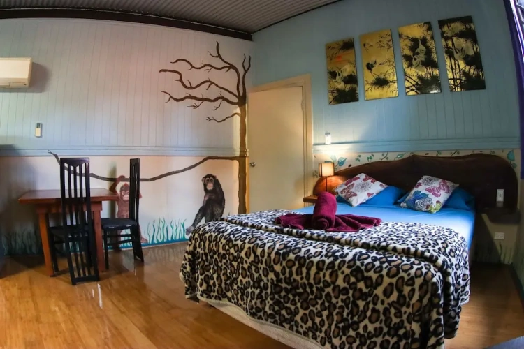 1 Bedroom Standard Quadruple Family room