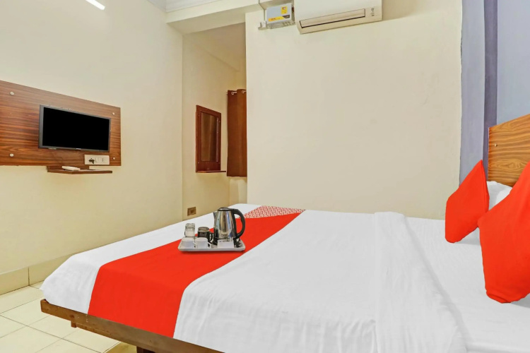 OYO 70256 Hotel Shyam