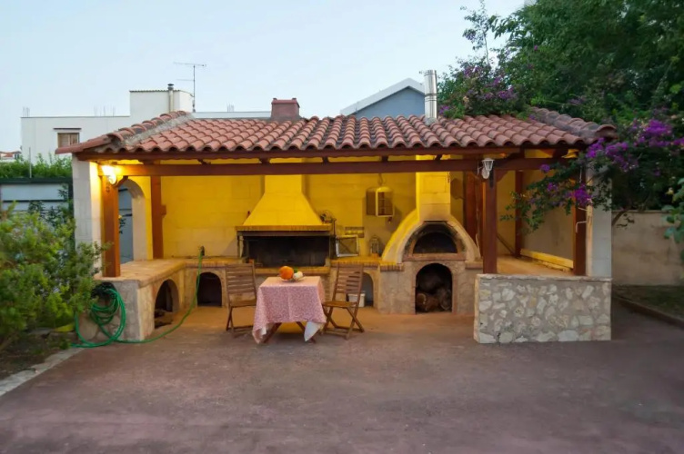 Villa Elli 2 Beach-front villa with garden