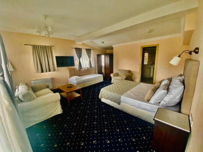 Standard Triple room
