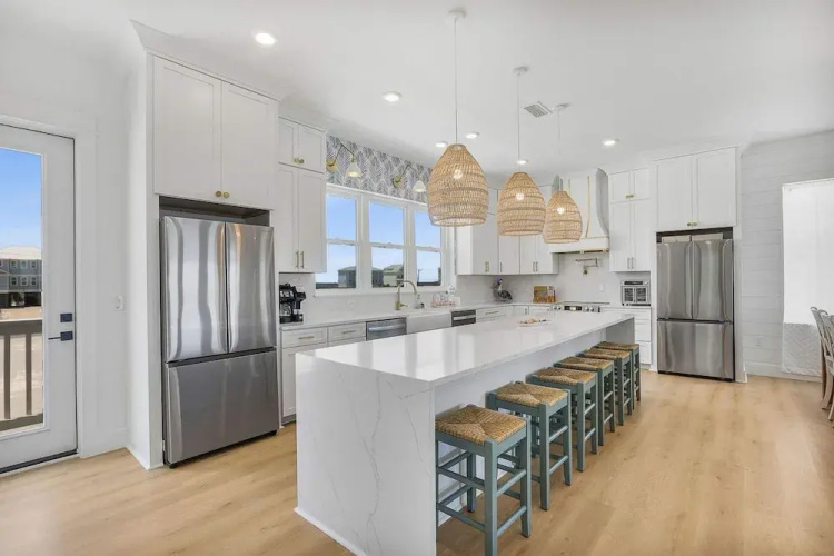 Beach Blessing- Pool Elevator Sleeps 16 SIX Bedrooms 6 Baths
