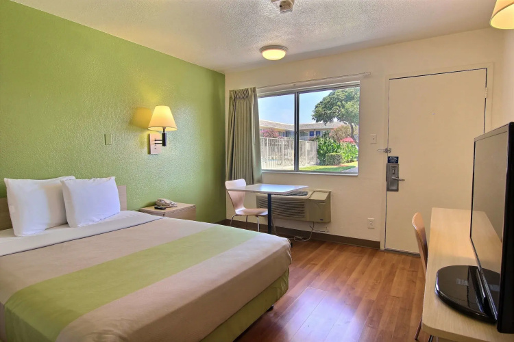 Motel 6 Austin, TX - North