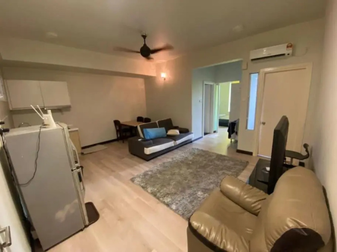126 Larkin Studio Homestay