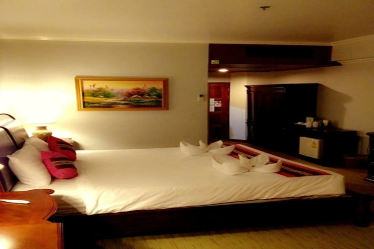 Thepnakorn Hotel