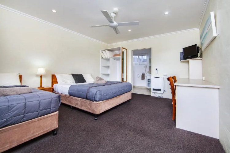 Wintersun Gardens Motel