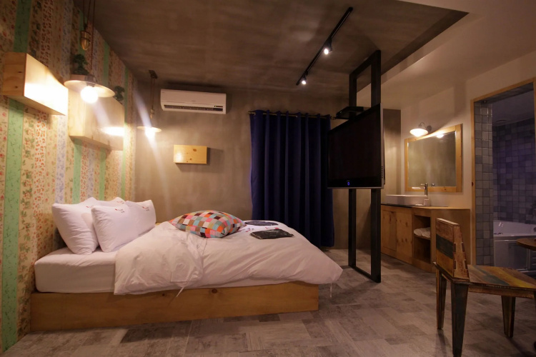 AIN Hotel