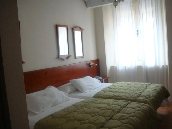 Hostal Riesco Puerta Del Sol