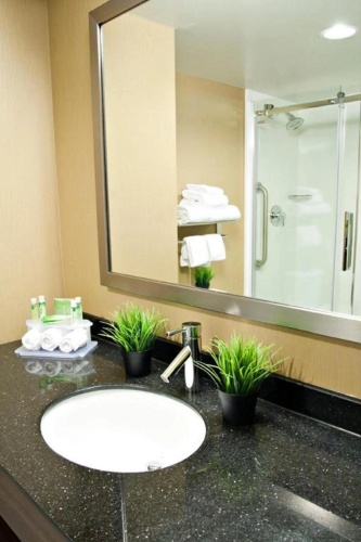 Holiday Inn Express Pembroke photo 10