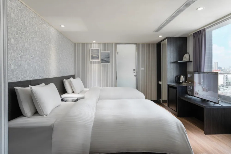 ElEnce Hotel