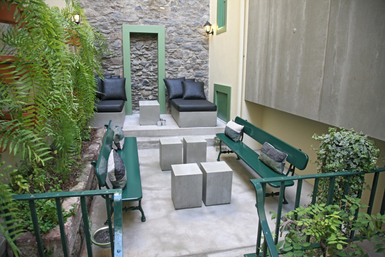 29 Madeira Hostel