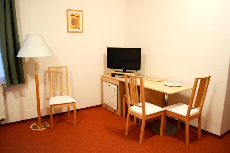 Standard Triple room with view