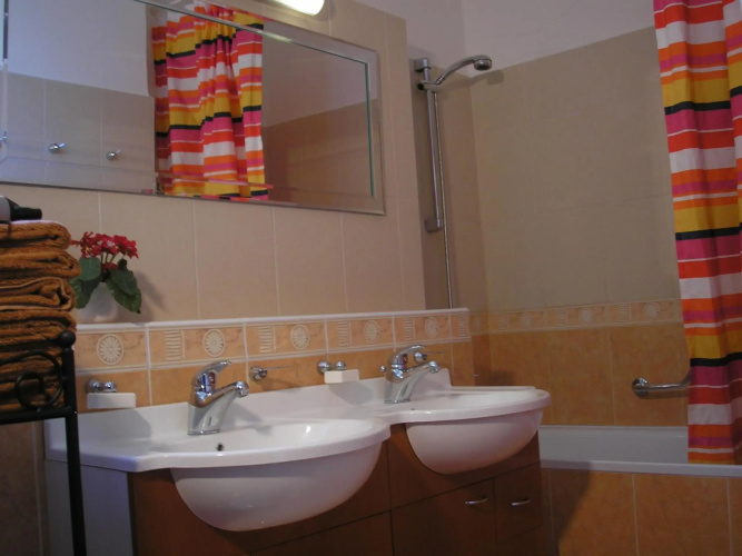 Apartment Accommodation up to 17