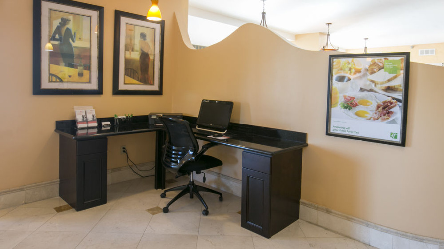 Holiday Inn Biloxi photo 9