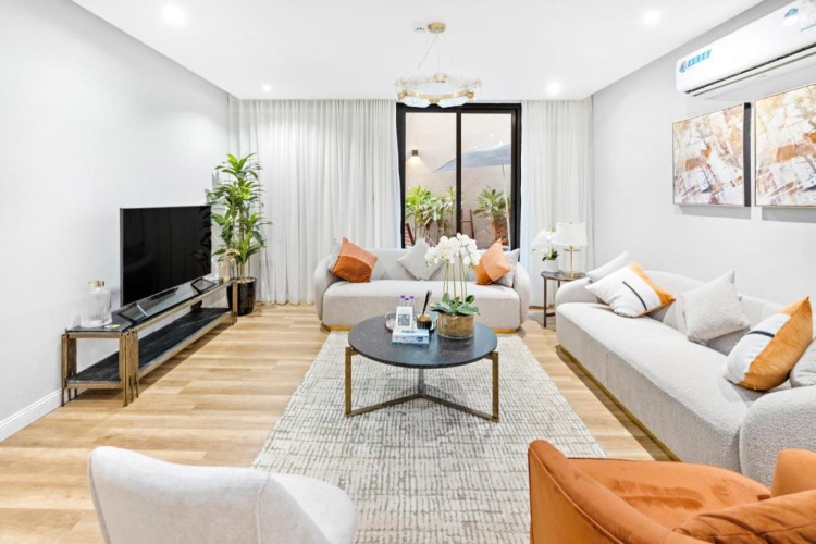 2 Bedrooms Apartment