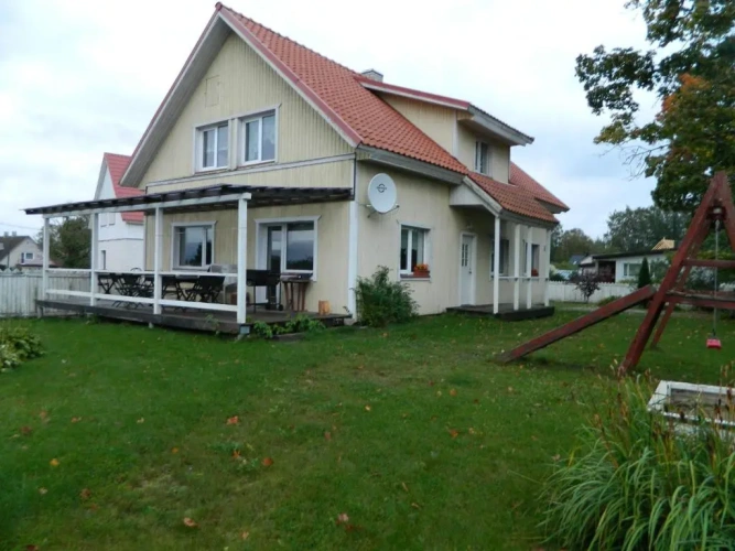 5 Bedrooms Cottage