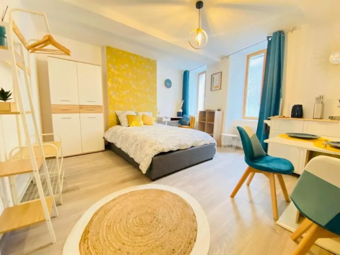 1 Bedroom Apartment