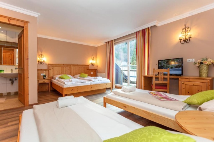 Standard Quadruple room