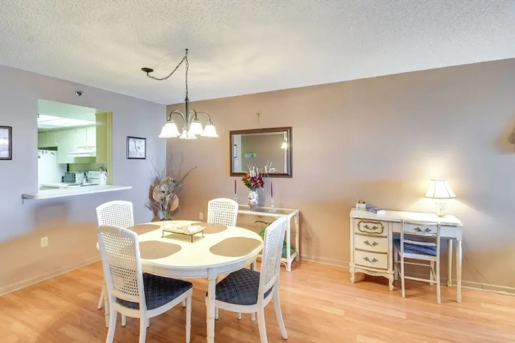 2 Bedrooms Apartment