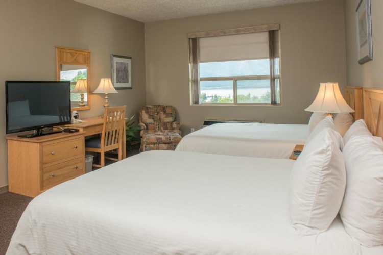 Standard Quadruple room with pool view