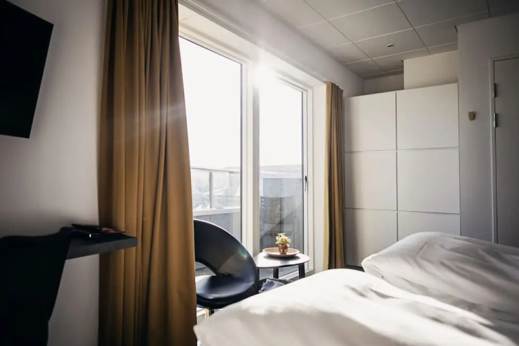 62N Hotel