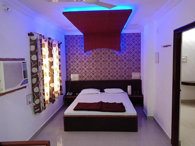 Hotel Sahara Palace