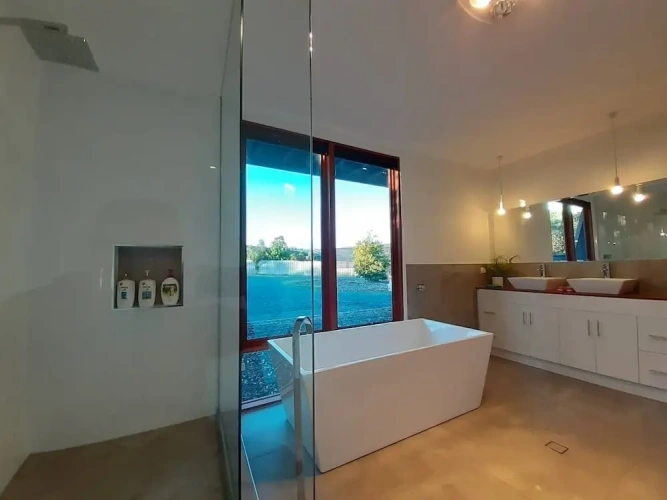 Luxury Cottage with balcony and with water view