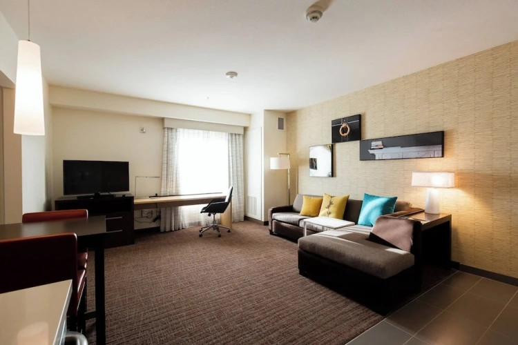 1 Bedroom Suite