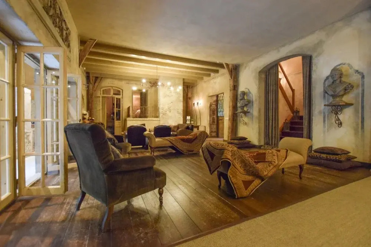 Posh Holiday Home in Alphen with Hot Tub