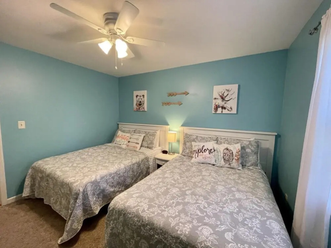 Blue Rooster Inn