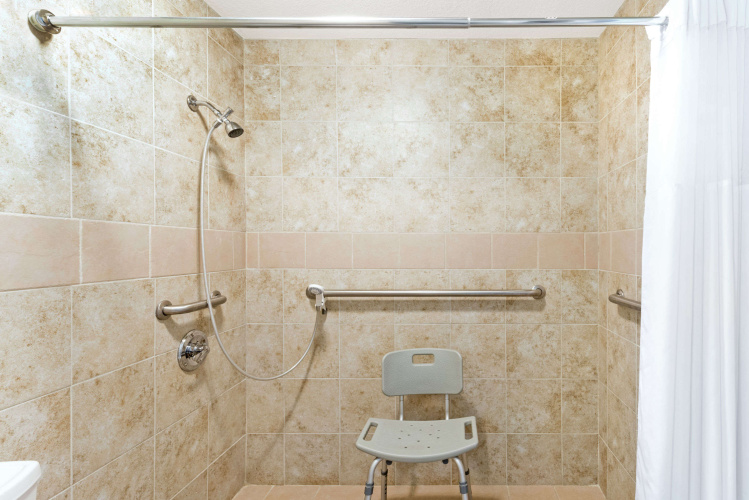 Days Inn by Wyndham Fairmont photo 10