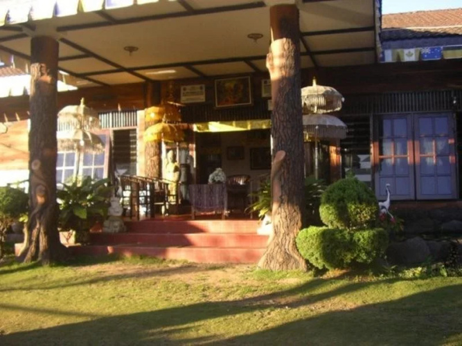 Nasta Inn Trawas