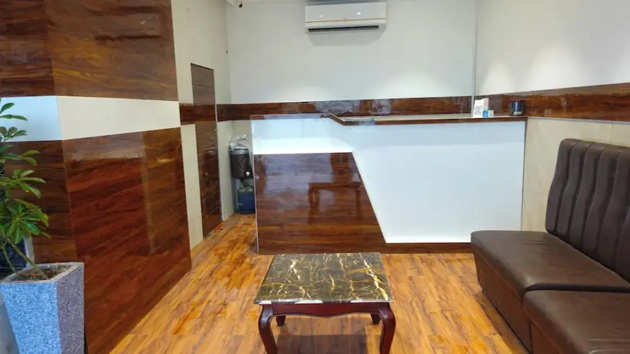 Hotel Palms Residency