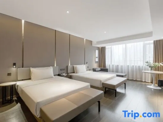 Standard Double room with street view