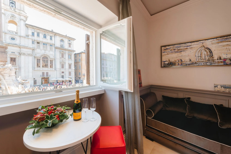 Rhea Silvia Luxury Navona